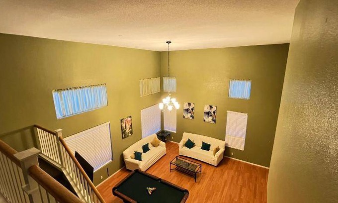 North Las Vegas House | 220 m² House ∙ 4 bedrooms ∙ 16 guests
