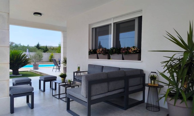Bogomolje House | 220 m² House ∙ 3 bedrooms ∙ 8 guests