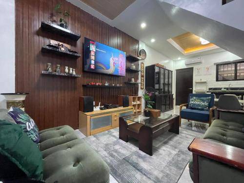 Bacolor House | 220 m² House ∙ 3 bedrooms ∙ 14 guests