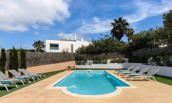 Puig Manya House | 220 m² House ∙ 4 bedrooms ∙ 8 guests