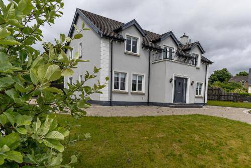 Fahan House | 220 m² House ∙ 4 bedrooms ∙ 8 guests