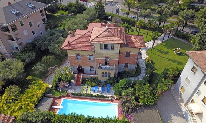 Desenzano del Garda Villa | 220 m² Villa ∙ 5 bedrooms ∙ 8 guests