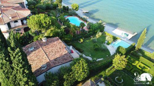 Padenghe sul Garda Villa | 220 m² Villa ∙ 4 bedrooms ∙ 9 guests