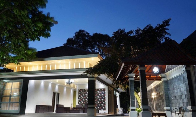 Pancawati Villa | 220 m² Villa ∙ 3 bedrooms ∙ 6 guests