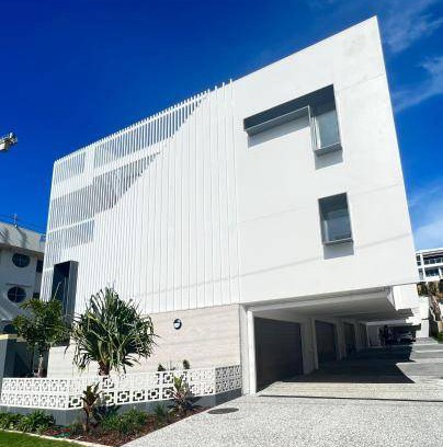 Coolangatta Villa | 220 m² Villa ∙ 3 bedrooms ∙ 8 guests
