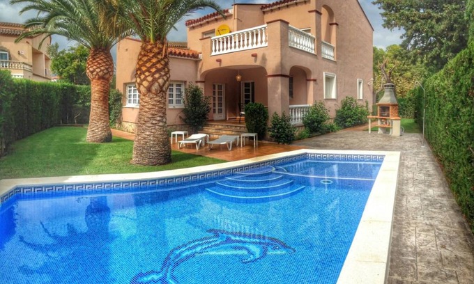 Miami Platja Villa | 220 m² Villa ∙ 4 bedrooms ∙ 8 guests