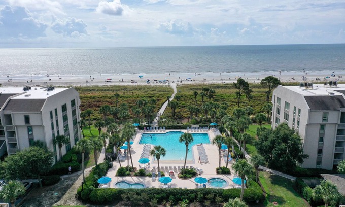 Hilton Head Island Condo | 220 Shorewood - 1ST FLOOR! STEPS FROM BEACH AND POOL! DREAM ISLAND GETAWAY!