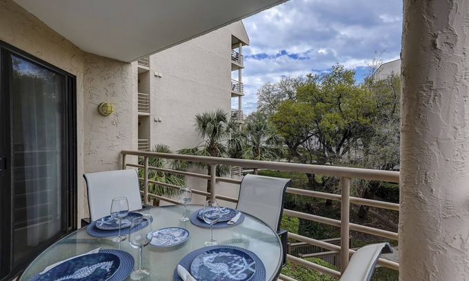 Palmetto Dunes Condo | 2213 Villamare - 2 bedroom Oceanside, Corner Unit