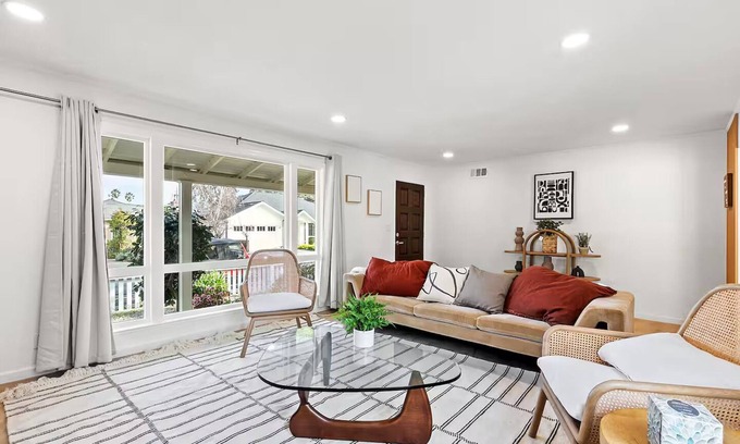 Redwood City House | 222 - New, Stylish Quiet 2B1B w/Yard near Stanford