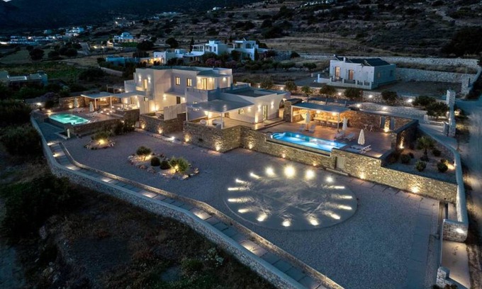 Paros Villa | 224 m² Villa ∙ 5 bedrooms ∙ 10 guests