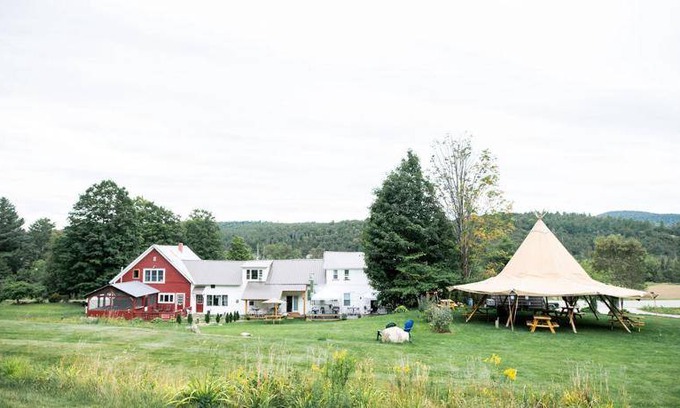 Craftsbury Hotel | 2250 m² Hotel ∙ 2 bedrooms ∙ 6 guests