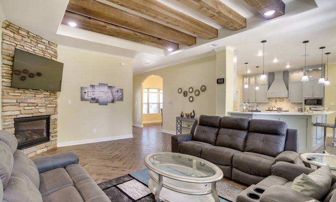 Tomball House | 226 m² House ∙ 4 bedrooms ∙ 8 guests