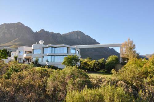 Elgin Villa | 2261 m² Villa ∙ 7 bedrooms ∙ 14 guests