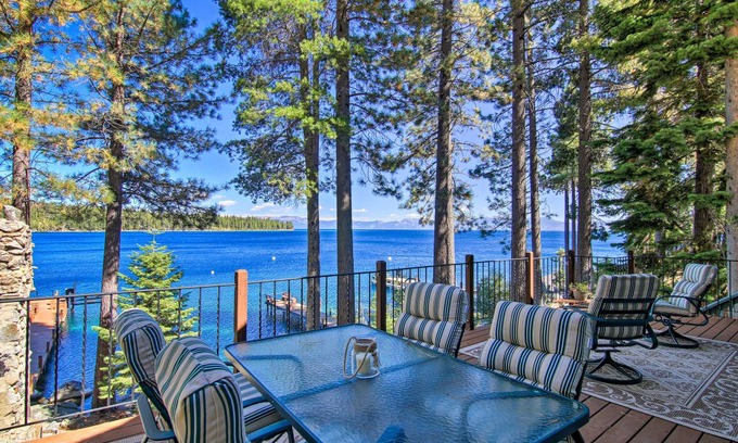 Meeks Bay House | 227 m² House ∙ 4 bedrooms ∙ 8 guests