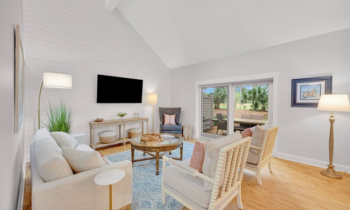 Sea Pines House | 2284 Heritage Villas - 3 Bed 3 Bath Villa overlooking Harbour Town Golf Links in Sea Pines Resort!