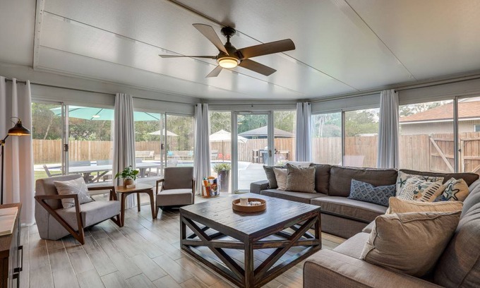 Dolphin's Cove House | 229 m² House ∙ 4 bedrooms ∙ 8 guests