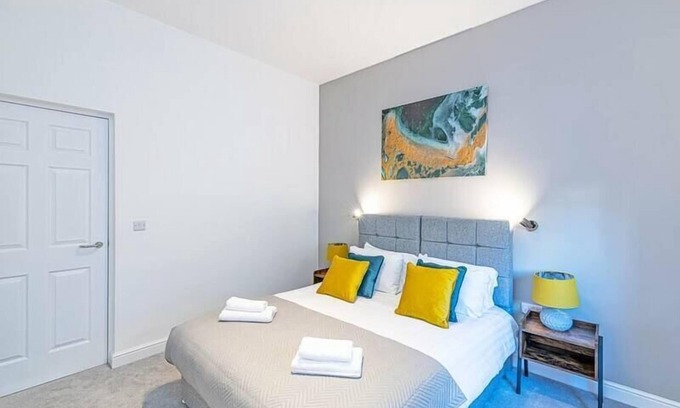 Halifax Apartment | 23 St Johns Lane Halifax