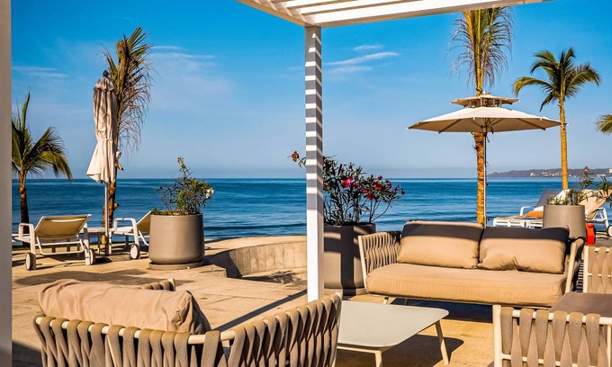 Flamingos Condo | 230 m² Condo ∙ 3 bedrooms ∙ 8 guests