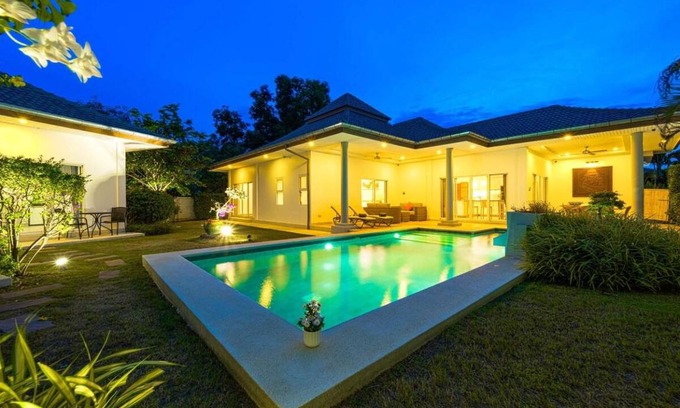 Hua Hin Villa | 230 m² Villa ∙ 4 bedrooms ∙ 10 guests
