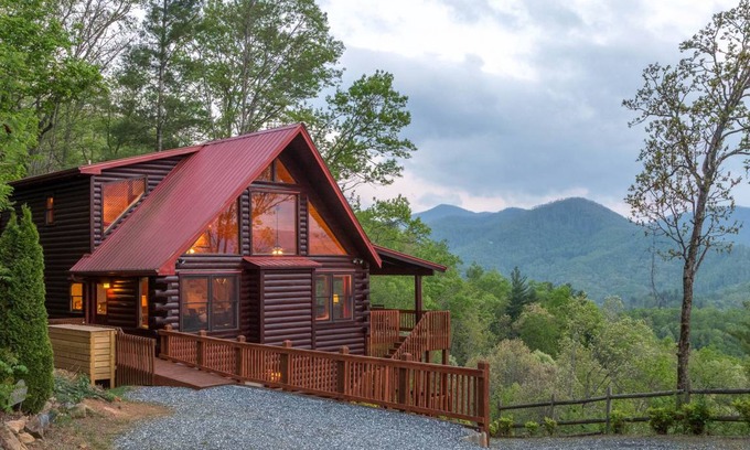 Sylva Cabin | 232 m² Cabin ∙ 4 bedrooms ∙ 10 guests