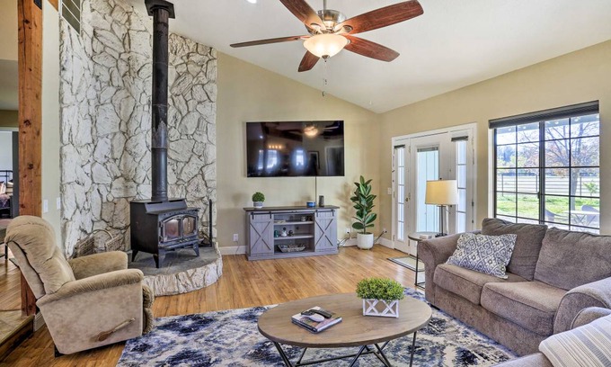 Cottonwood House | 232 m² House ∙ 3 bedrooms ∙ 6 guests