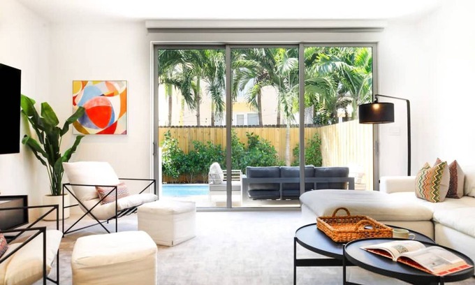 Southwest Coconut Grove House | 233 m² House ∙ 4 bedrooms ∙ 8 guests