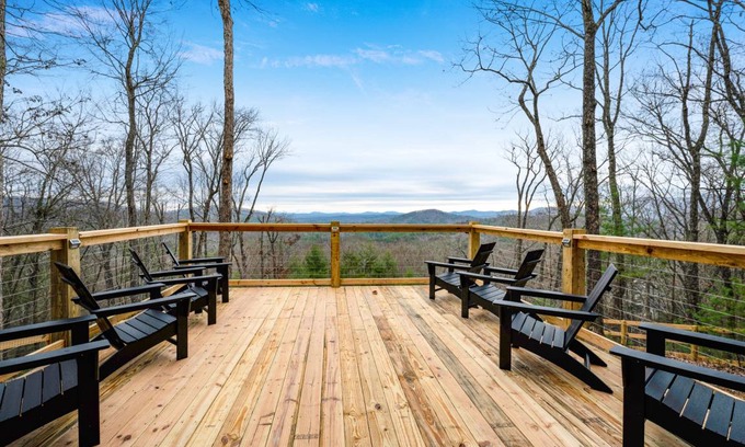 Raccoon Ridge Cabin | 234 m² Cabin ∙ 3 bedrooms ∙ 6 guests