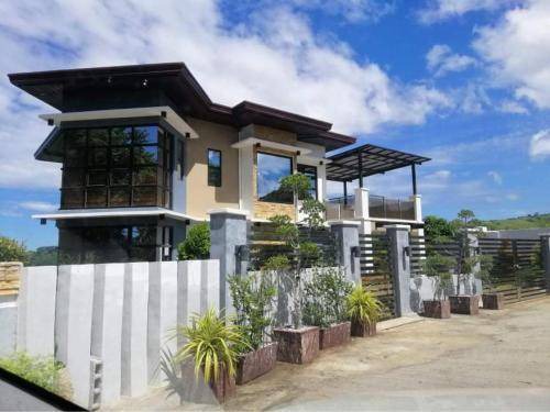Metro Luzon Urban Beltway Villa | 235 m² Villa ∙ 2 bedrooms ∙ 10 guests