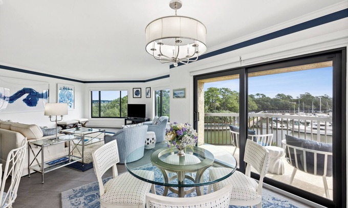 Palmetto Dunes Condo | 236 Captains Quarters @ Shelter Cove | Penthouse with Harbour & Marina Views