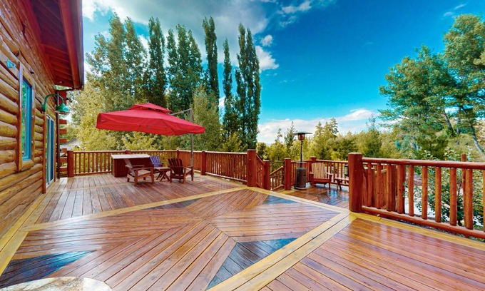 Upper Moonridge House | 237 m² House ∙ 6 bedrooms ∙ 13 guests