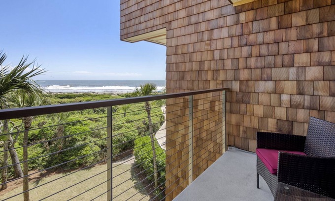 West Beach Village Condo | 2372 Shipwatch: Renovated 1BR Condo, Ocean Views, Bike Credit