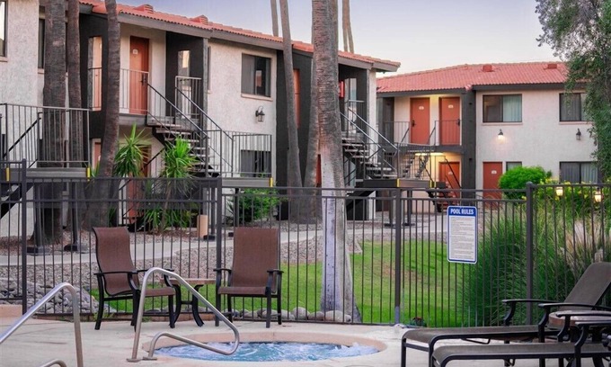 Scottsdale Gardens Apartment | 238-Fully Furnished 1BR Suite- Heat Pool, Putting Green, Great Location!