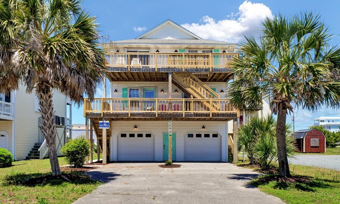 North Topsail Beach House | 2383 Island Drive: 4 BR, 3 BA in N. Topsail Beach, Sleeps 8