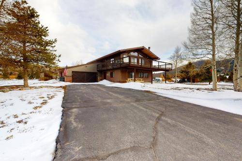 Summit Cove House | 239 m² House ∙ 3 bedrooms ∙ 6 guests