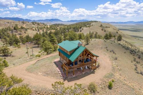 Hartsel House | 24-0089 Rustic Hartsel Getaway with 35-Acre Yard