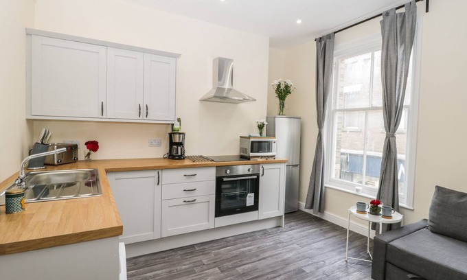 Whitby Cottage | 24 BAXTERGATE, family friendly, character holiday cottage in Whitby