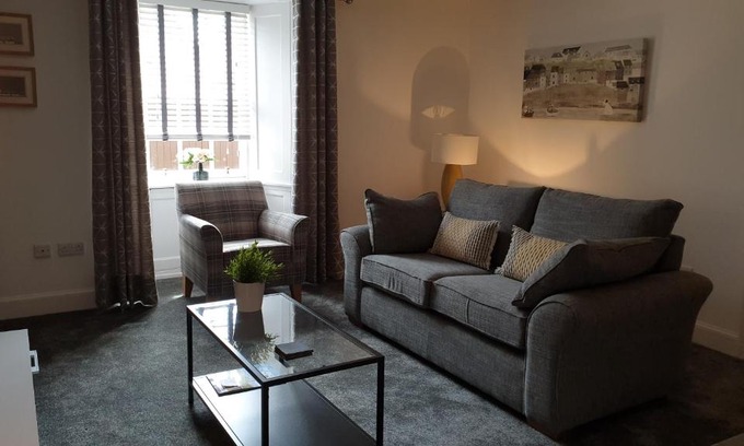 Anstruther Apartment | 24 east green.