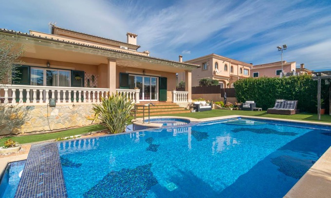 Marratxi Villa | 240 m² Villa ∙ 4 bedrooms ∙ 8 guests