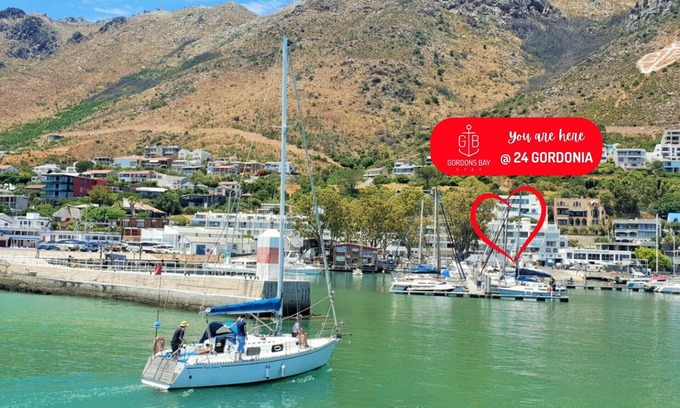Gordons Bay Central Apartment | '24 Gordonia' - Spacious Condo, Sleeps 7, Easy Beach Access and Ocean Views