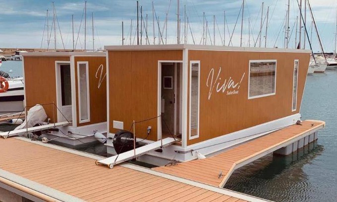 Marina di Montenero Boat Rental | 24 m² Houseboat ∙ 1 bedroom ∙ 2 guests