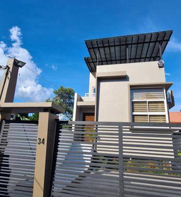 Silang Junction North House | 240 m² House ∙ 4 bedrooms ∙ 15 guests