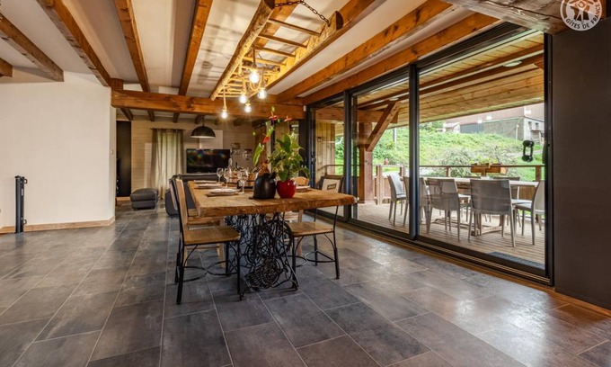 Aillon-le-Vieux House | 240 m² Gîte ∙ 5 bedrooms ∙ 12 guests