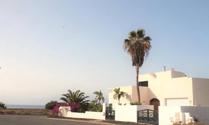 Giniginamar House | 240 m² House ∙ 2 bedrooms ∙ 6 guests