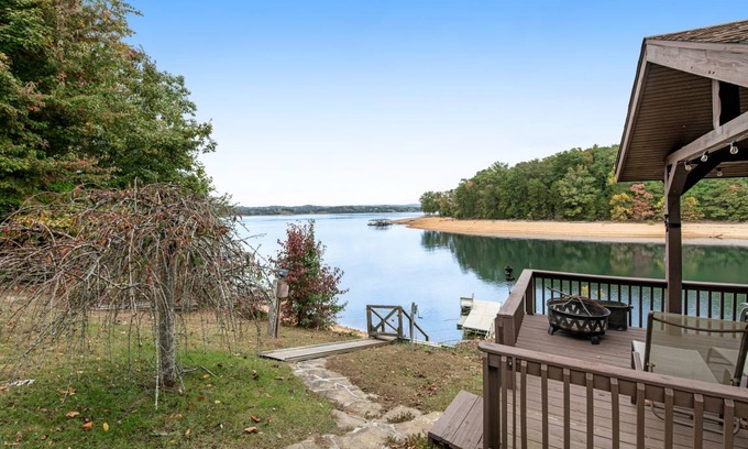 Jefferson City House | 240 m² House ∙ 4 bedrooms ∙ 12 guests