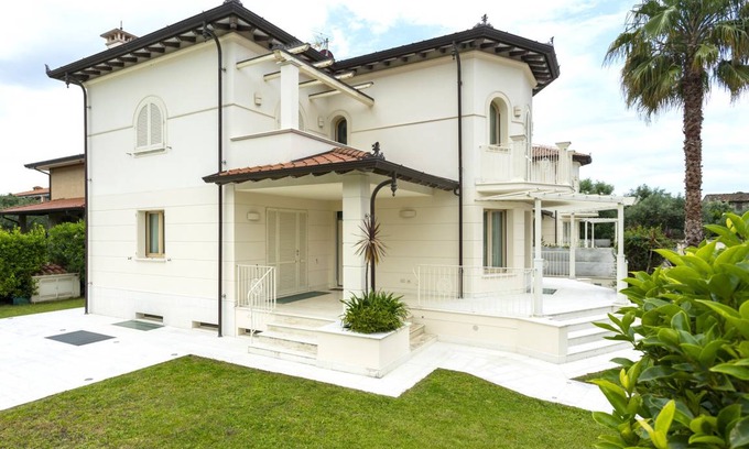 Querceta Villa | 240 m² Villa ∙ 3 bedrooms ∙ 7 guests