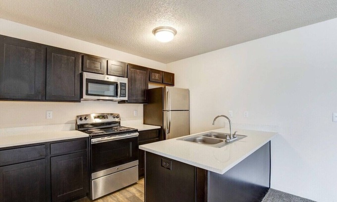 Manhattan Apartment | 2400-D · Prime Location: 4-BR APT Near KSU Football Stadium