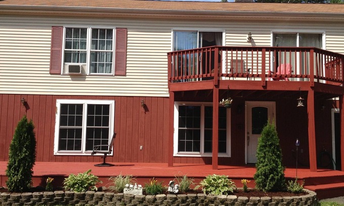 Williamstown House | 2400sf Secluded Family Mountain House 16 Acres- 2 min to Jiminy Peak- near Lenox