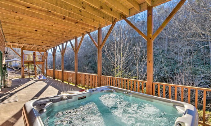 Marble House | 241 m² House ∙ 3 bedrooms ∙ 8 guests