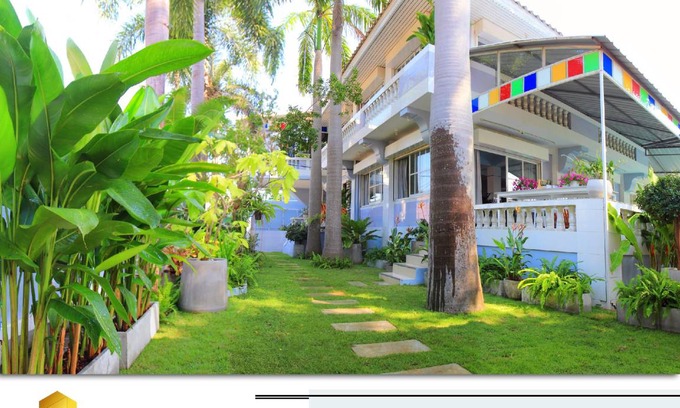 North Pattaya Villa | 245 m² Villa ∙ 6 bedrooms ∙ 12 guests
