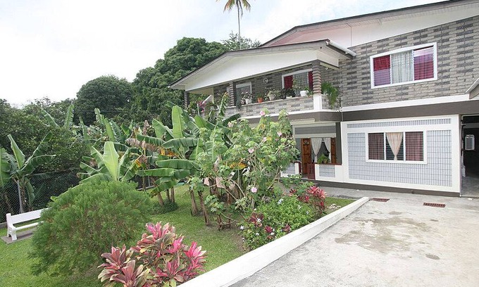 Les Coteaux Bed & Breakfast | 25 m² Bed and breakfast ∙ 3 bedrooms ∙ 4 guests